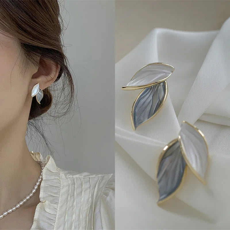 Korean Arrival Metal Trendy Fresh Lovely Sweet Grey Leaf Stud Earrings for Women Fashion Jewelry Gifts