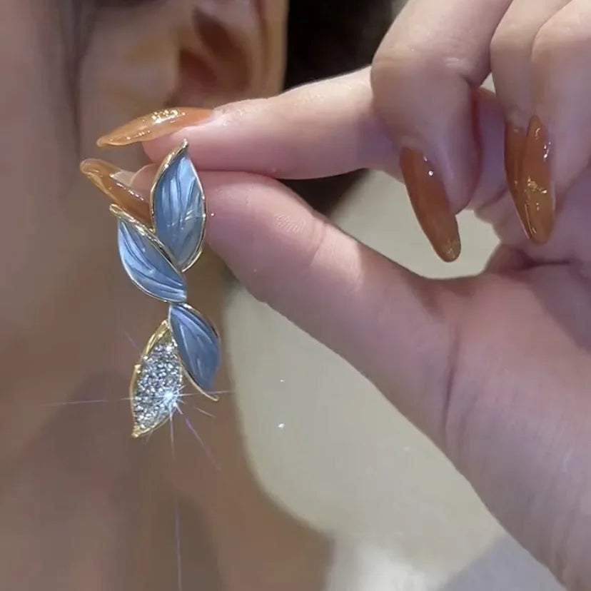 Korean Arrival Metal Trendy Fresh Lovely Sweet Grey Leaf Stud Earrings for Women Fashion Jewelry Gifts