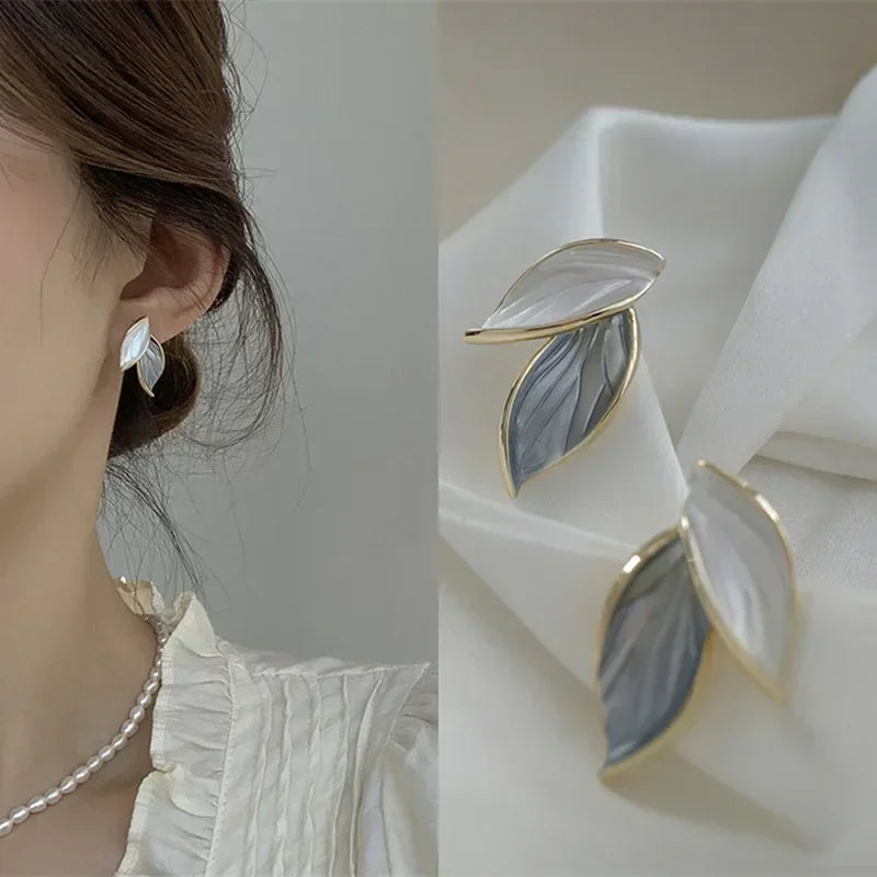 Korean Arrival Metal Trendy Fresh Lovely Sweet Grey Leaf Stud Earrings for Women Fashion Jewelry Gifts