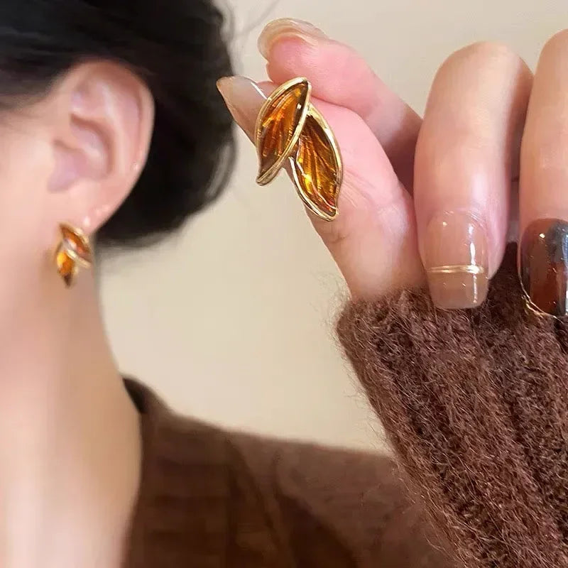 Korean Arrival Metal Trendy Fresh Lovely Sweet Grey Leaf Stud Earrings for Women Fashion Jewelry Gifts