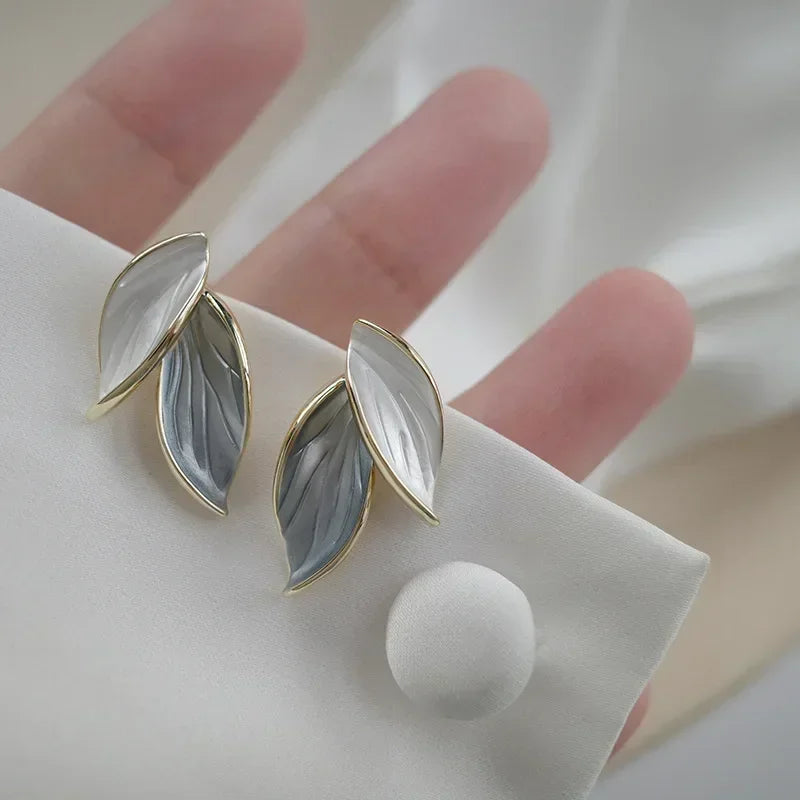 Korean Arrival Metal Trendy Fresh Lovely Sweet Grey Leaf Stud Earrings for Women Fashion Jewelry Gifts