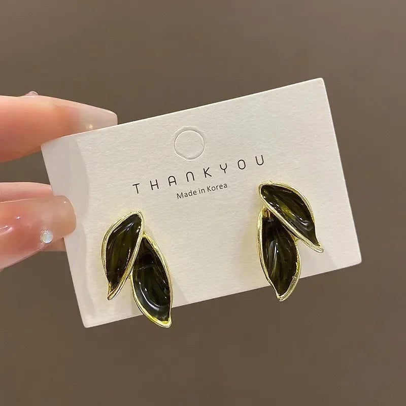 Korean Arrival Metal Trendy Fresh Lovely Sweet Grey Leaf Stud Earrings for Women Fashion Jewelry Gifts