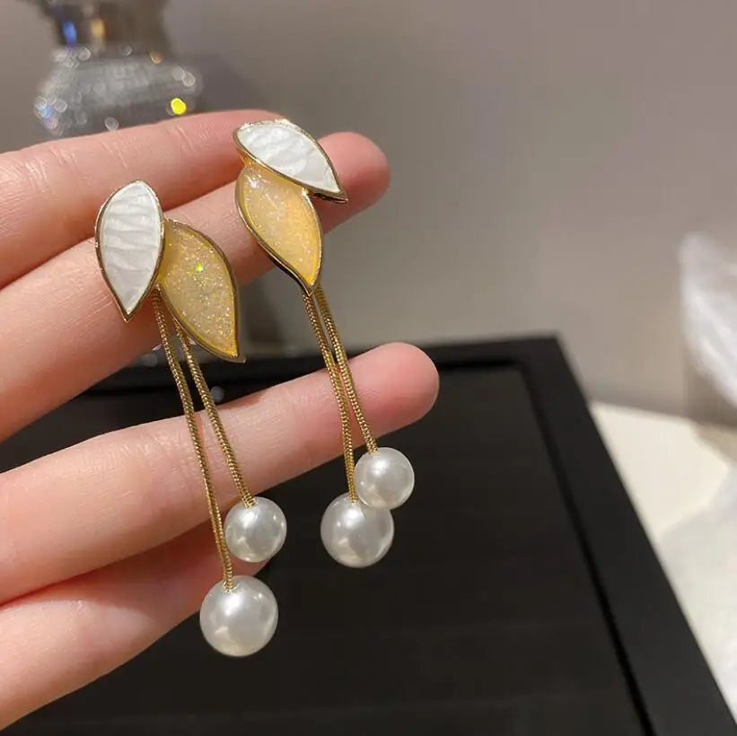 Korean Arrival Metal Trendy Fresh Lovely Sweet Grey Leaf Stud Earrings for Women Fashion Jewelry Gifts