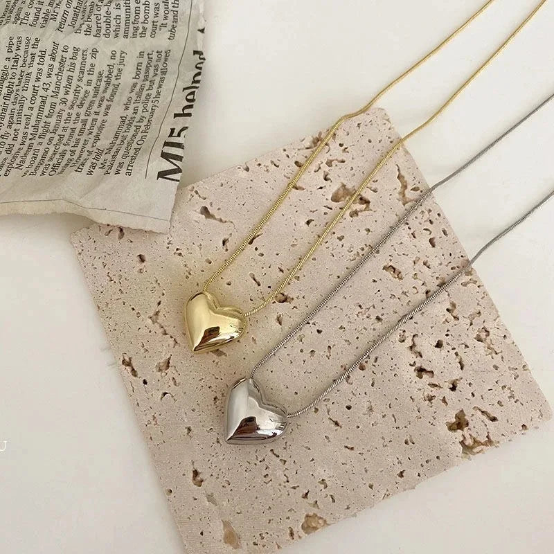 Vintage Love Heart Pendant Necklace for Women Trend Silver Color Metal Chain Collar Choker Party Jewelry Birthday Gifts