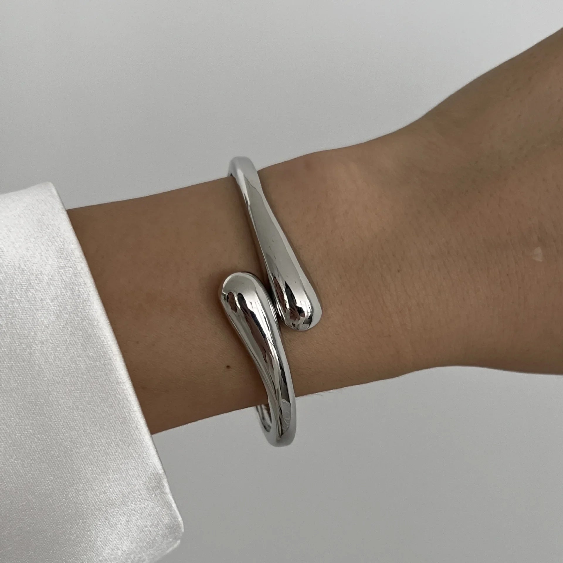 Vintage Hip Hop Metal Cuff Bangles Punk Gold Silver Color Geometric Spring Bangles for Women Men Unisex Bracelet Jewelry