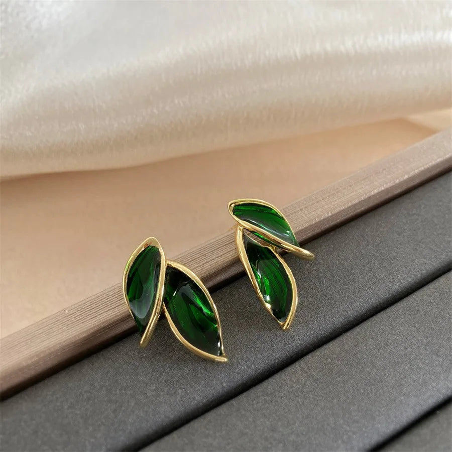 Korean Arrival Metal Trendy Fresh Lovely Sweet Grey Leaf Stud Earrings for Women Fashion Jewelry Gifts
