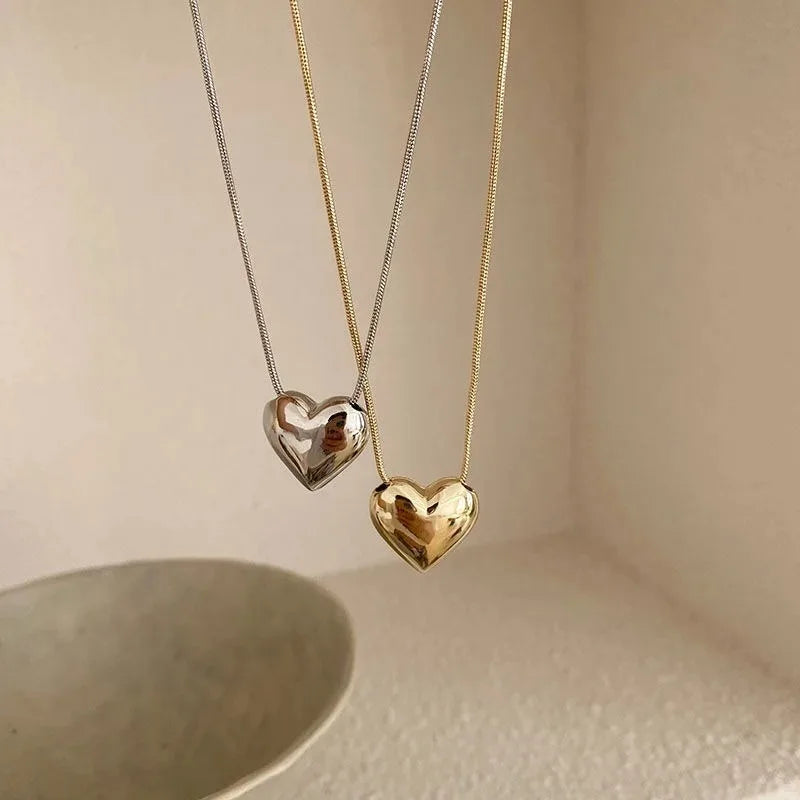 Vintage Love Heart Pendant Necklace for Women Trend Silver Color Metal Chain Collar Choker Party Jewelry Birthday Gifts