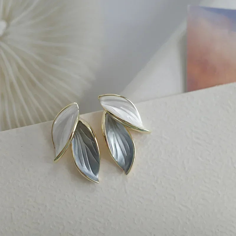 Korean Arrival Metal Trendy Fresh Lovely Sweet Grey Leaf Stud Earrings for Women Fashion Jewelry Gifts