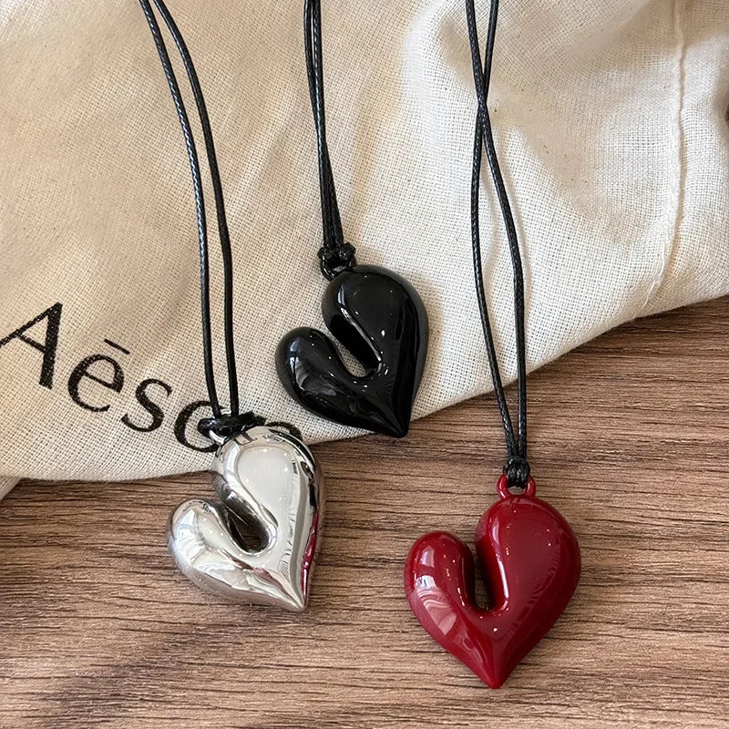 Red Heart Pendant Necklace Vintage 80S Aesthetic Love Inspired Choker New Fashion Romantic Heart Necklace for Women