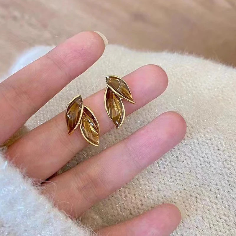 Korean Arrival Metal Trendy Fresh Lovely Sweet Grey Leaf Stud Earrings for Women Fashion Jewelry Gifts